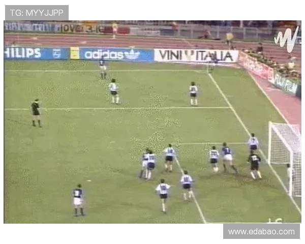 丹麦足球传奇人物回顾与成就分析探讨 丹麦足球传奇人物回顾与成就分析探讨