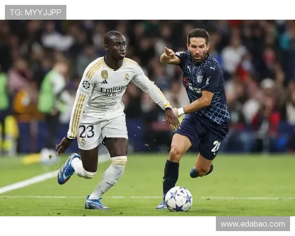 从草根到巅峰足球明星的奋斗与荣耀之路 从草根到巅峰足球明星的奋斗与荣耀之路